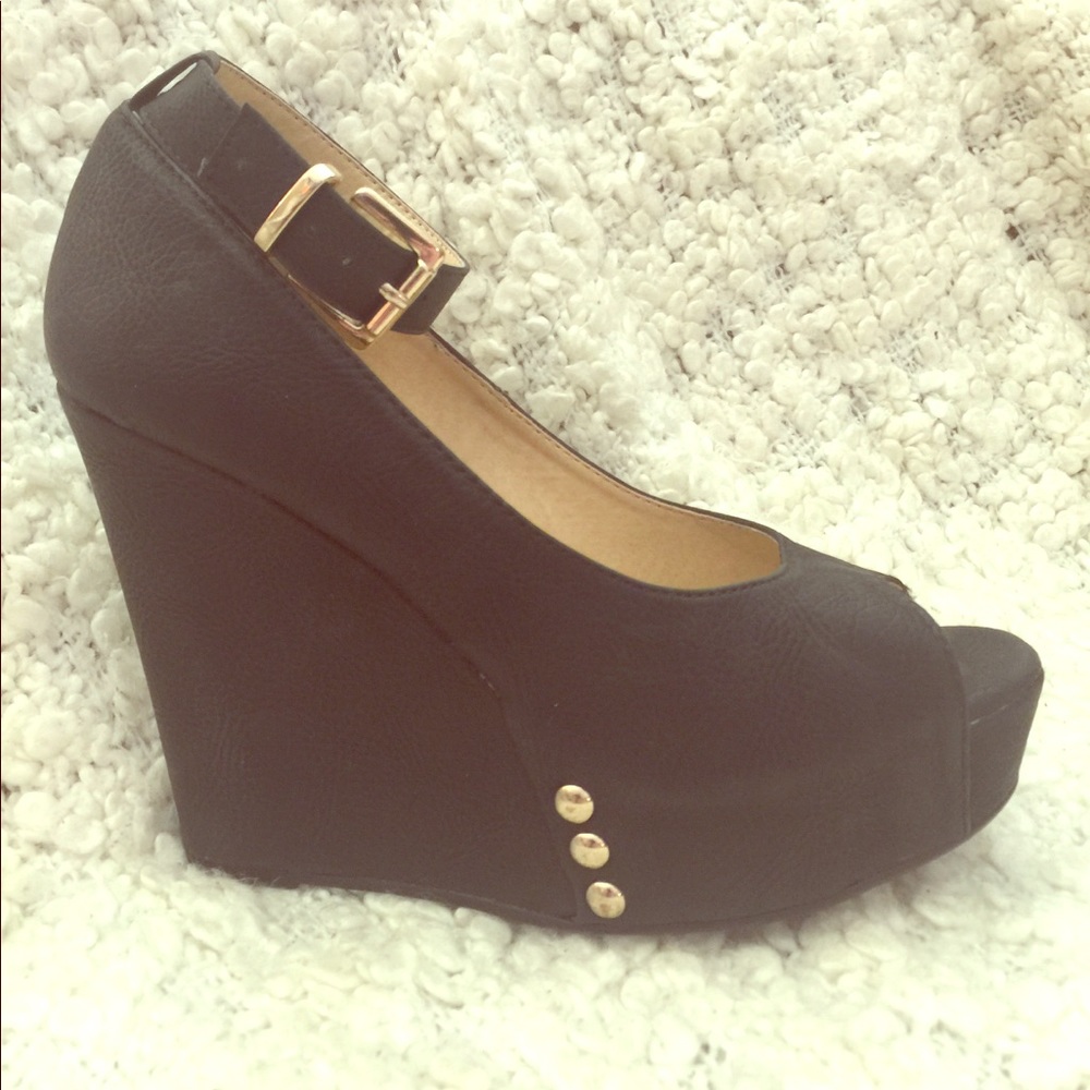 Black Chinese laundry wedges with ankle strap